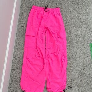 Never worn Womans Xs bright pink cargo dance Pants